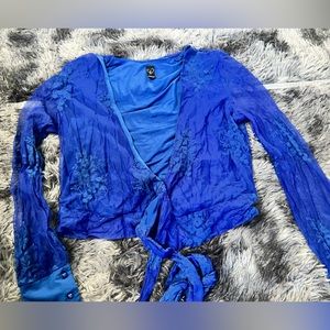 Women’s lace top size M